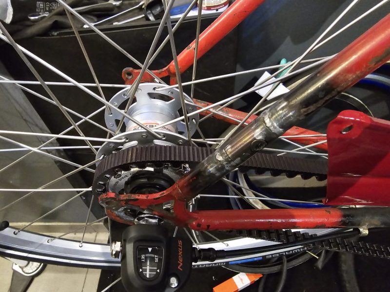 Kerékpárváz szíjhajtásossá átalakítás